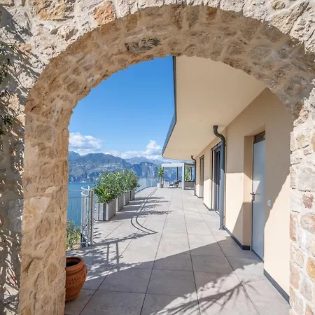 Ca' Stella Garda * Brenzone sul Garda