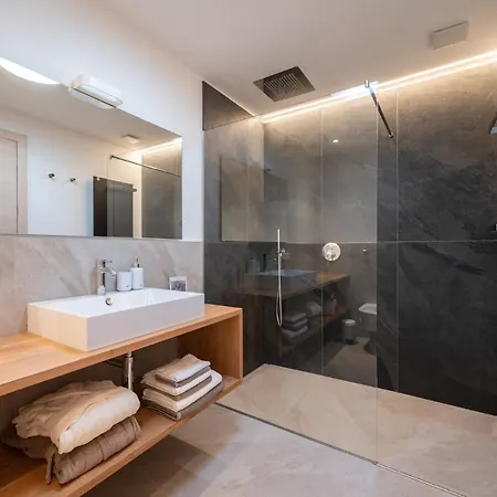 Ca' Stella Garda * Brenzone sul Garda